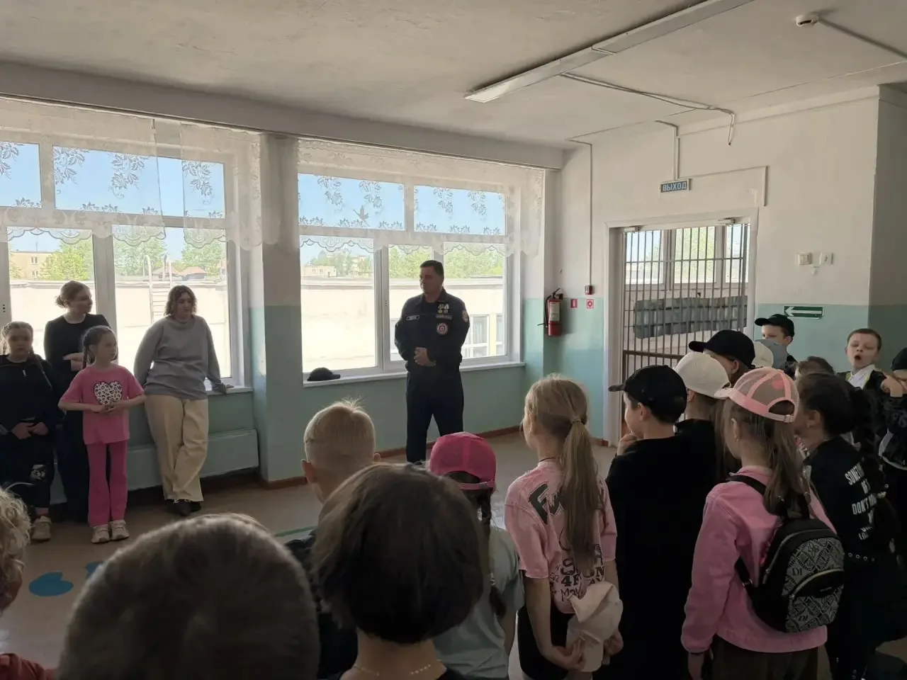💦 Безопасное лето начинается с знаний!

Спасатели из КГБУ «Спасатель» заглянули в наш лагерь и пров