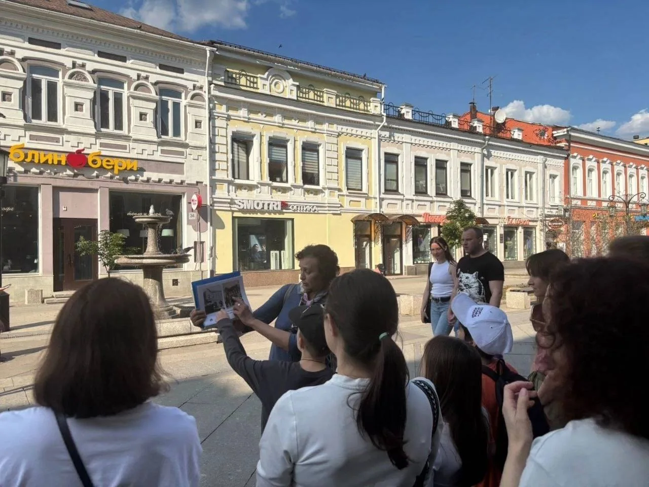 Бегоооом 💨 Бесплатная семейная пешеходная экскурсия 🚶‍♂️‍➡️ 

💡 Библиотека народов Поволжья пригл