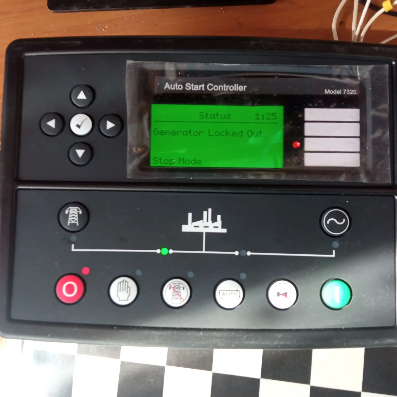 Привезли на конфигурацию вот такой экземпляр DSE7320. Официальное программное обеспечение DSE опреде