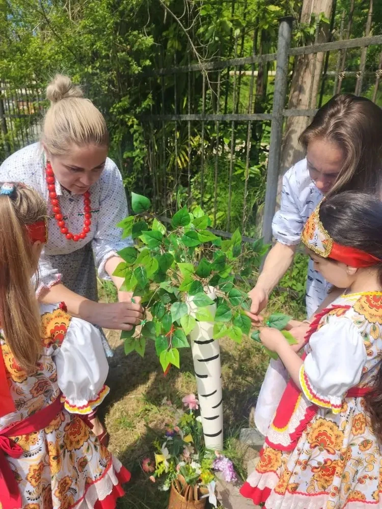 🌼 Светлый праздник Троицы в детском саду: встреча лета и традиций 🌼Лето вступает в свои права, а в