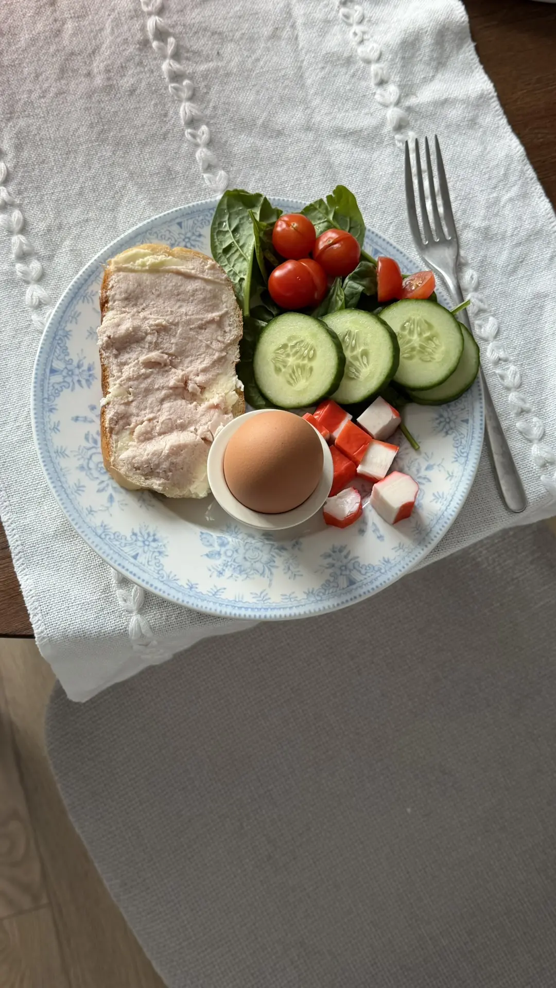 вот такие тарелочки за последние дни 🍵🥨

каждый раз я готовлю себе какой-то завтрак, который ем ме