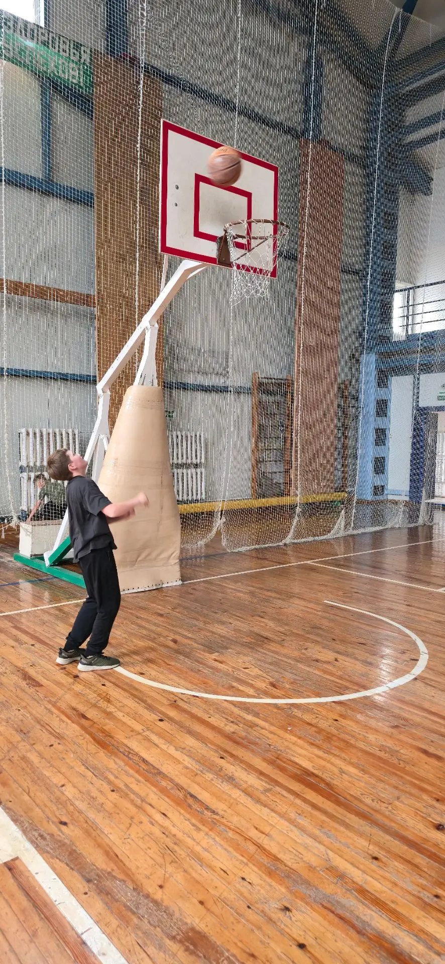 🏀2 июня в спортивной зале ДЮСШ прошла летняя Спартакиада, посвященная Дню защиты детей, среди групп