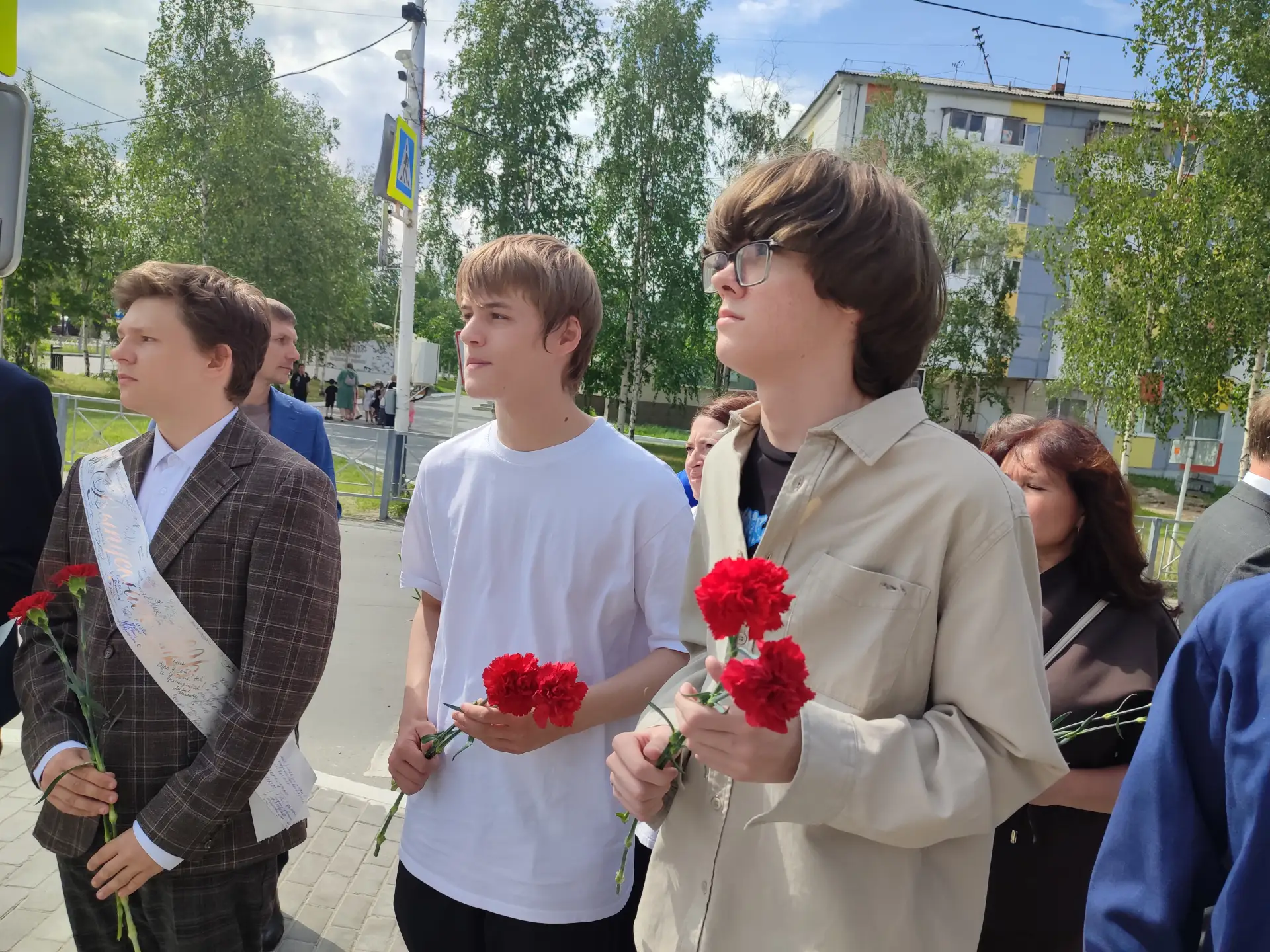 Церемония возложения цветов в День памяти и скорби

В день начала Великой Отечественной войны педаго