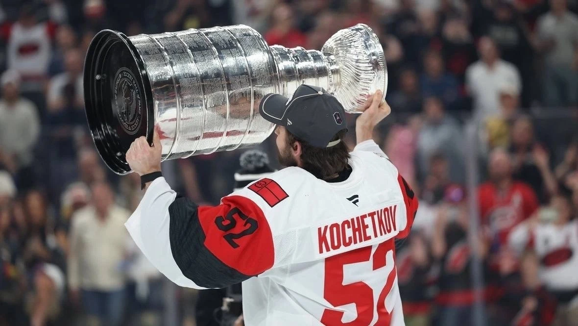 Экс-игрок подольского «Витязя» взял кубок Стенли 🏆

Петр Кочетков — вратарь, который выступал за хо