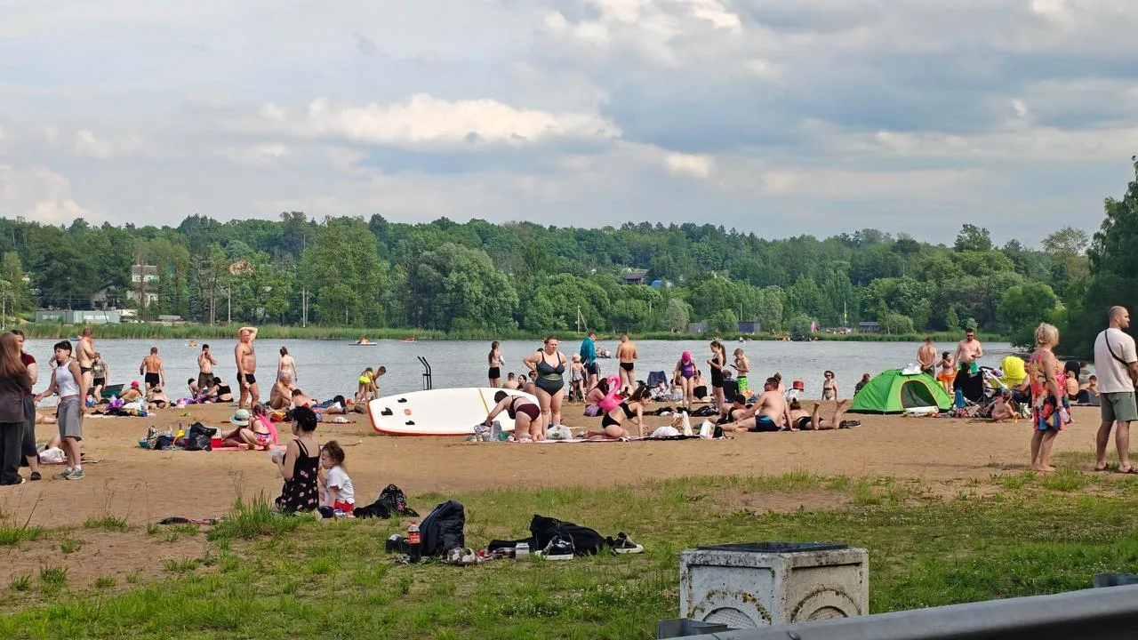 🏖 Администрация Красносельского района прокомментировала ситуацию на пляже озера Безымянное.

По да