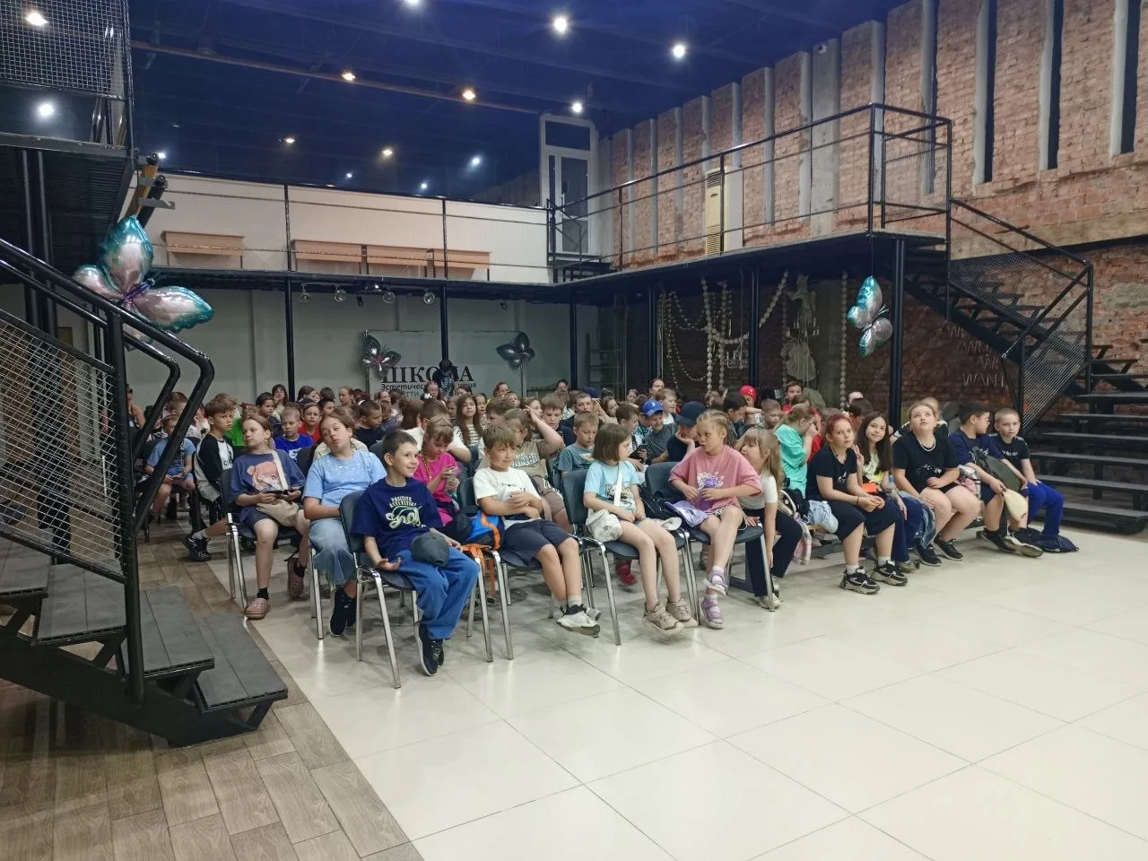 📸 7-й день в лагере «Калейдоскоп»: День кино, энергии и сладкого безделья

Вторник в нашем лагере в