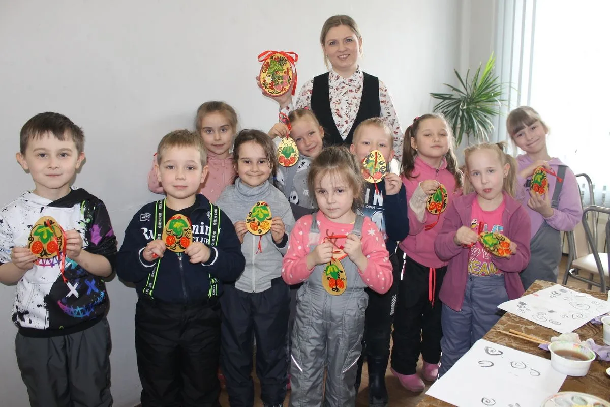В преддверии светлого праздника Пасхи в краеведческом музее прошёл увлекательный мастер-класс по рос