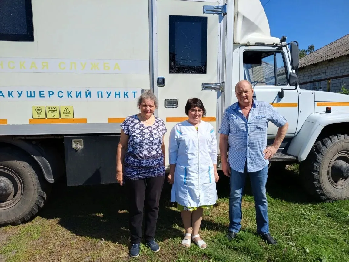 11 июня Специалисты ОБУЗ «Обоянской ЦРБ» организовали выезд в село Павловка, чтобы позаботиться о зд