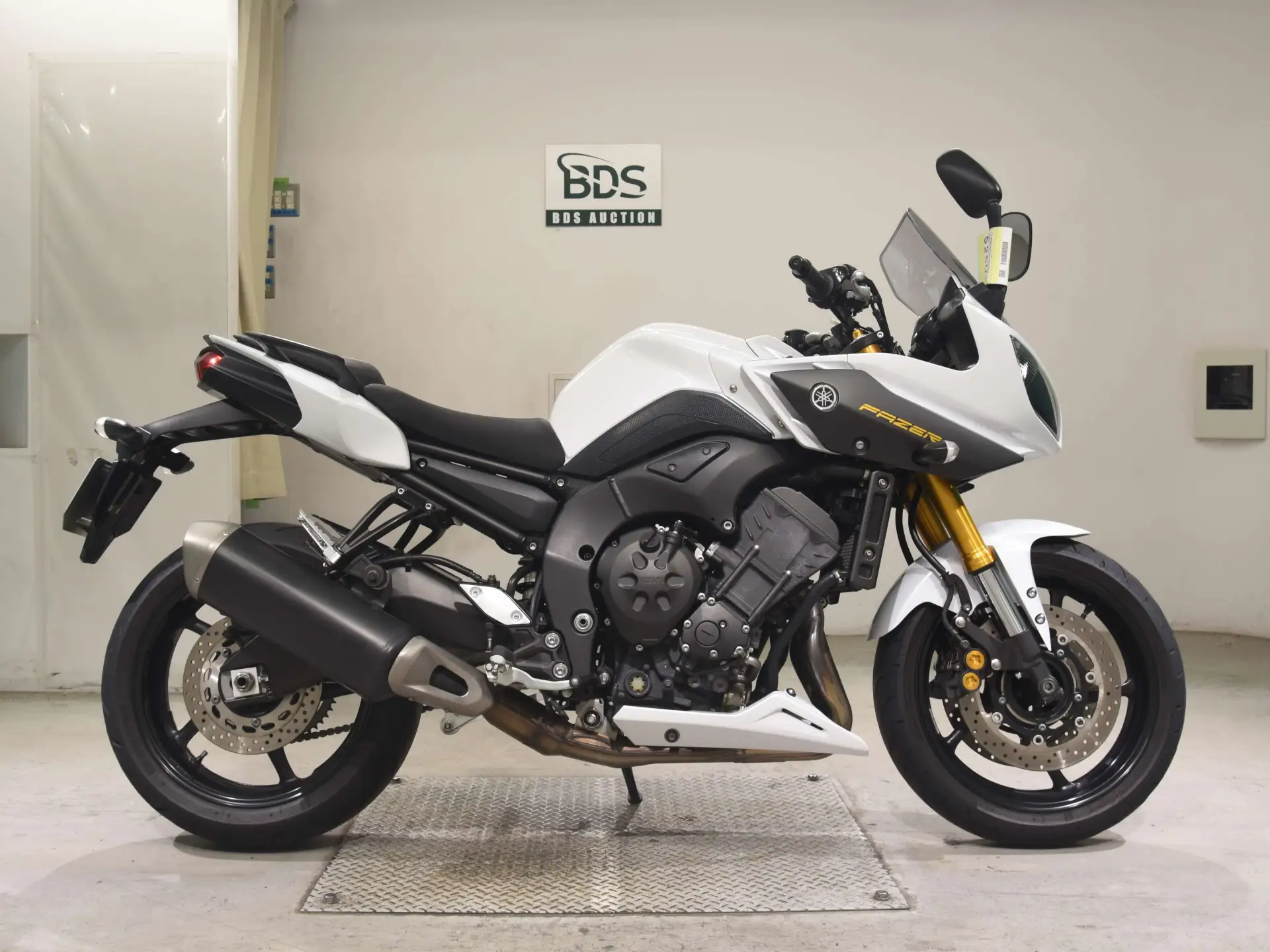 Доброго дня, друзья!
Несколько хороших лотов на торгах 29 мая 👇

1. Yamaha FZ8-S 2015г.
Оценка BDS 