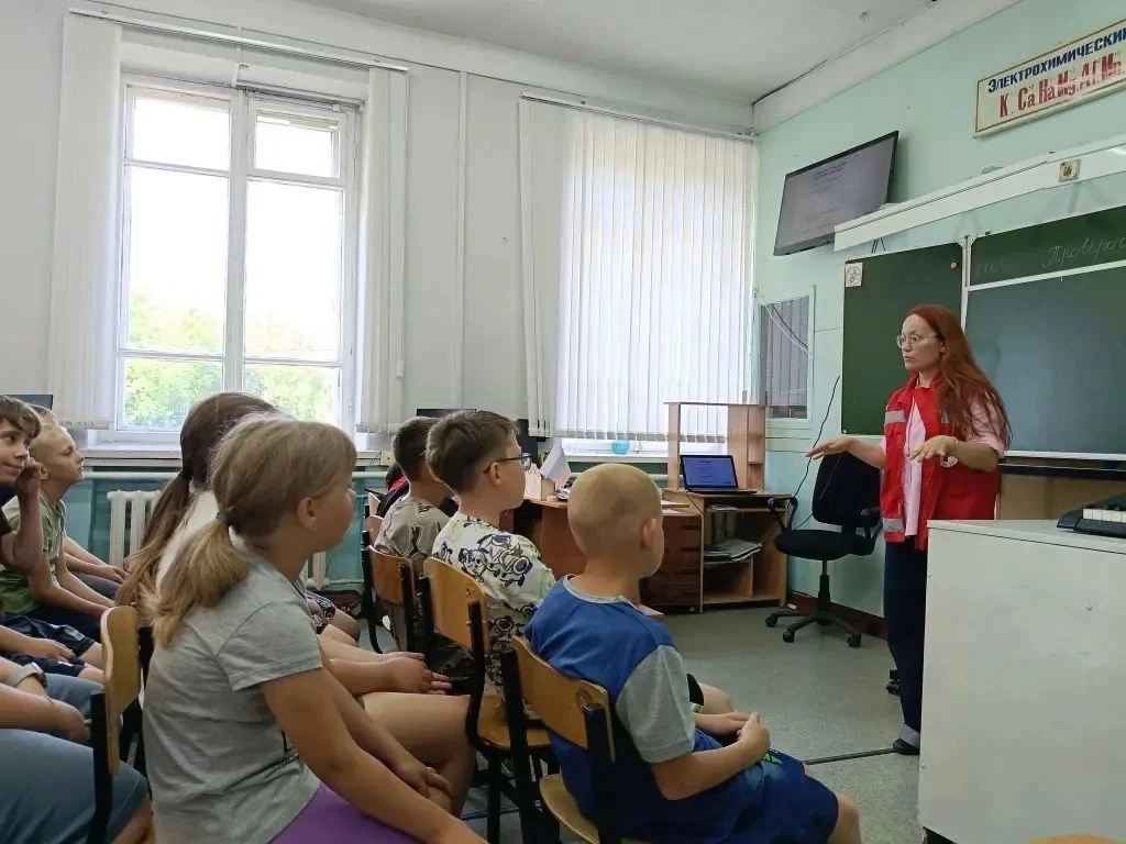 Урок, который может спасти жизнь 👇
8 и 9 июня в лагере «Ромашка» прошли мастер-классы по оказанию п