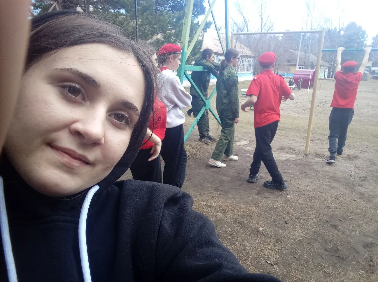 В промежутке времени  занимаемся ерундой 😁