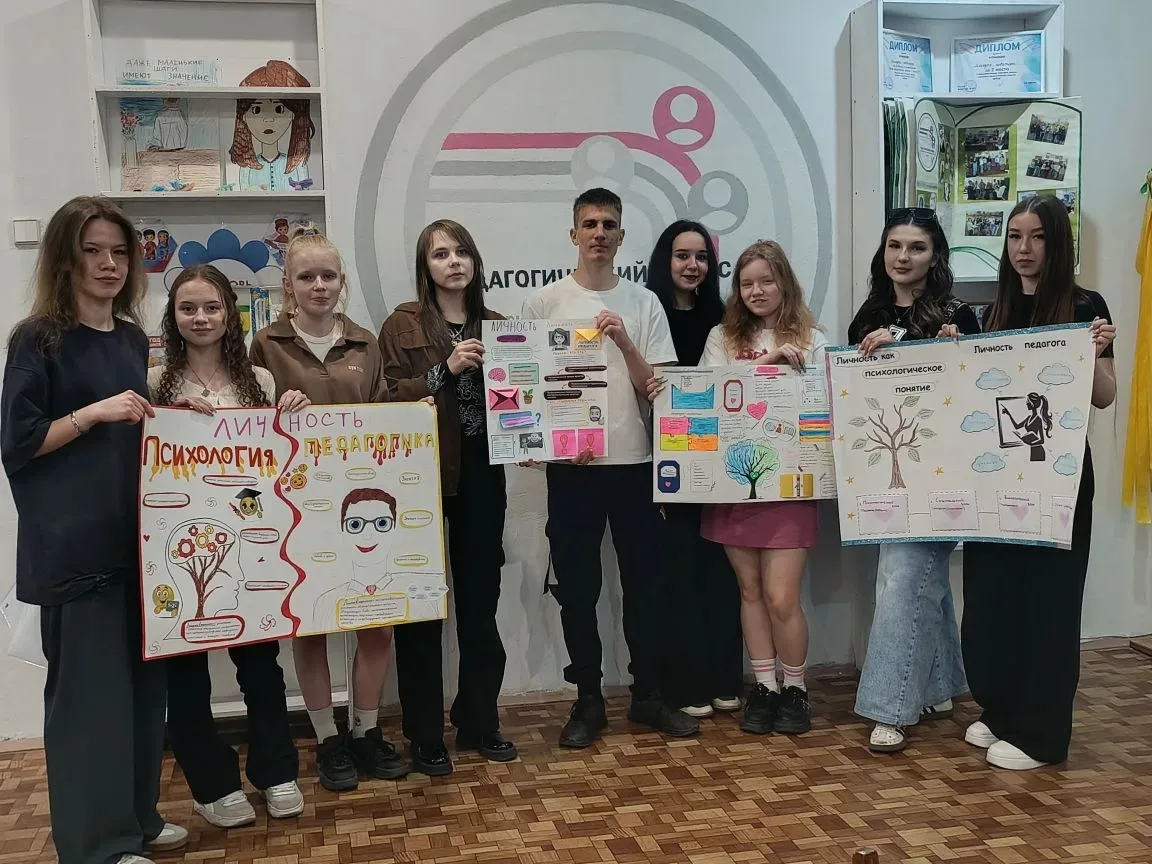 Учащиеся  10 класса  психолого-педагогического класса  нашего  Центра  детского творчества успешно с