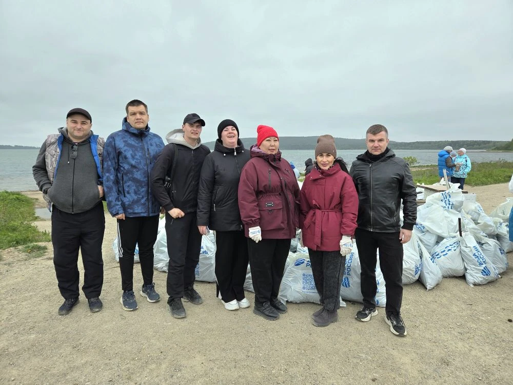 Судебные приставы очистили берег озера Изменчивое в рамках проекта «Вода России»

В минувшие выходны