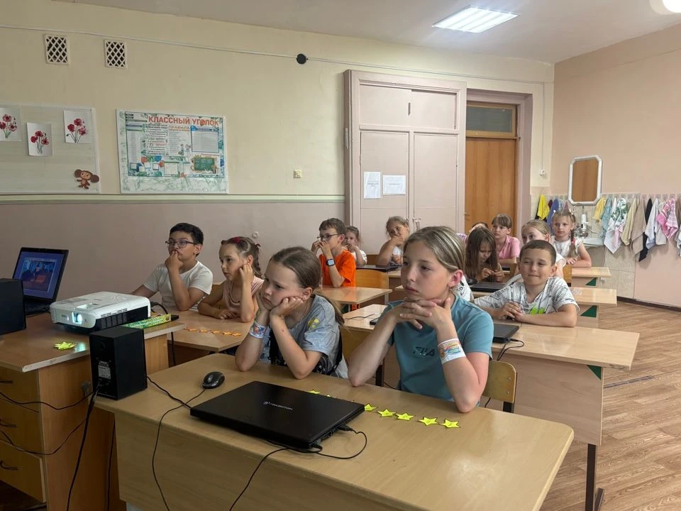 Как в лагере «Непоседы» учились безопасному интернету
В нашем лагере «Непоседы» всегда кипит жизнь, 