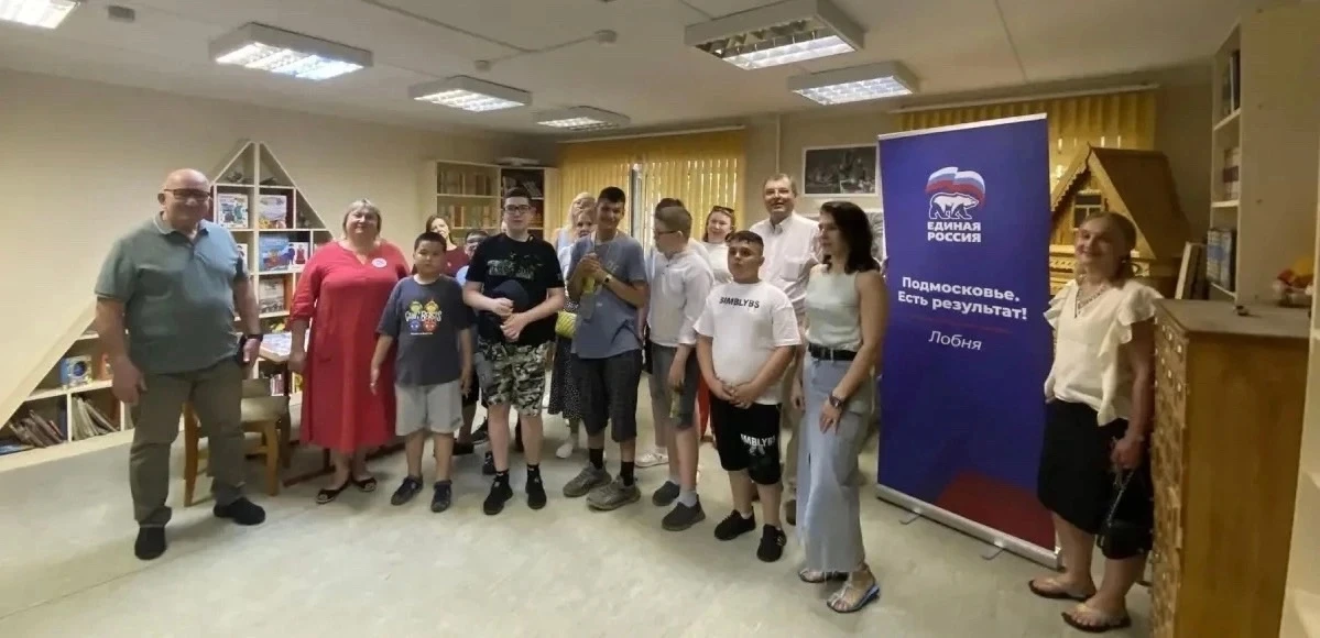 « Творить - это просто!»
#ДеньРоссии
В Детской библиотеке прошел мастер-класс ко Дню России. 
В пред