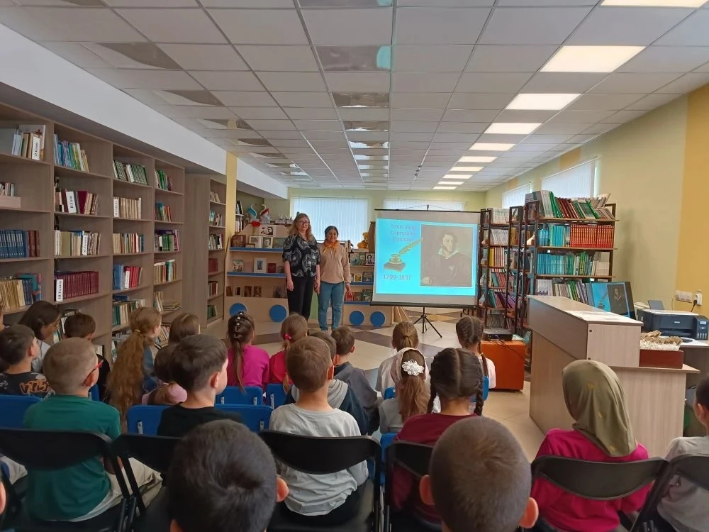 День седьмой.
В пришкольном лагере "Крепыш" "День русского языка"

6 июня в день рождения великого р