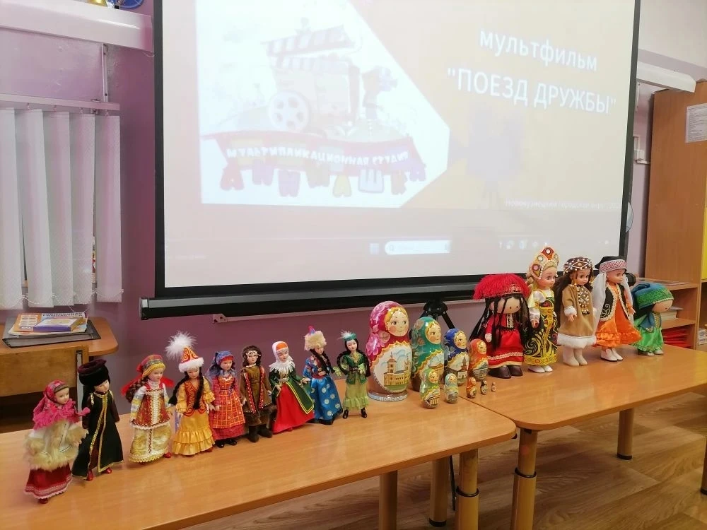 День знакомства с народами родного края: путешествие в мир традиций!
В старшей группе прошло тематич