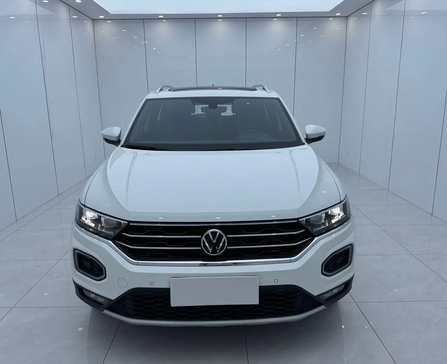 🚗Volkswagen T-Roc (Tango) 2021 facelift 
280TSI DSG four-wheel drive luxury Intelligent version

📌