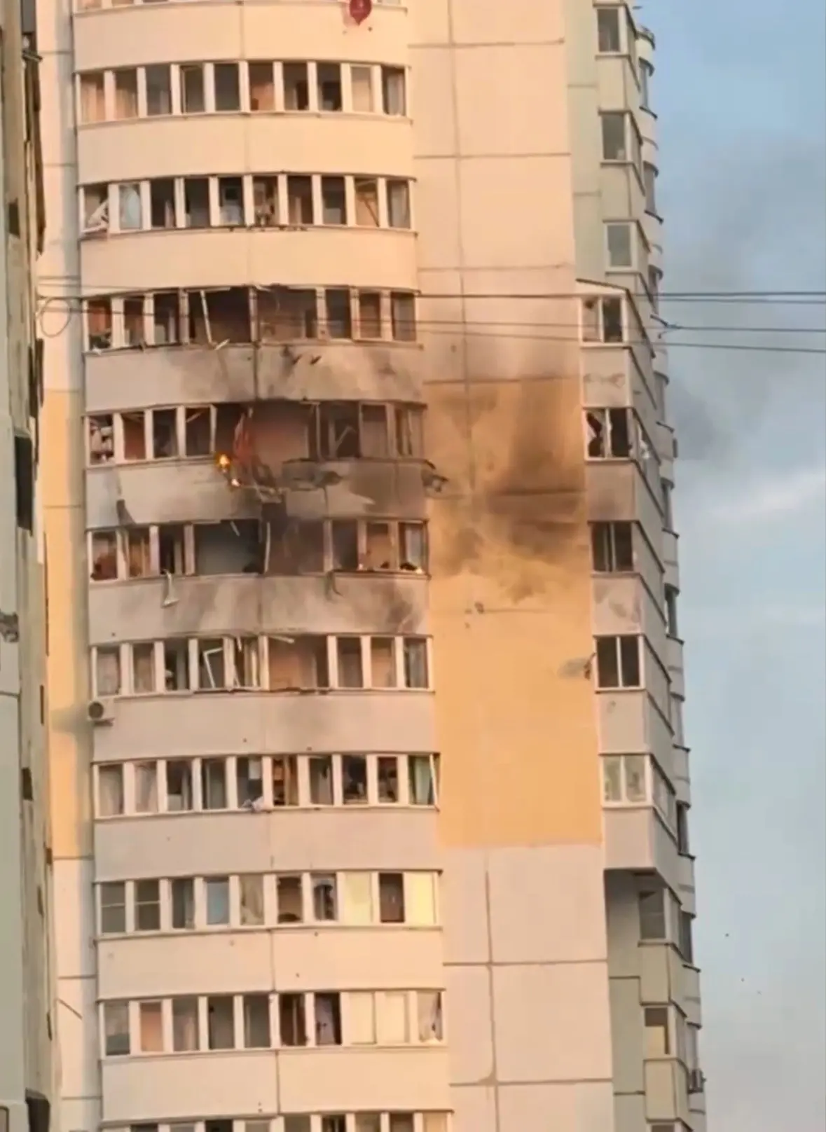 Доброе утро у нас уже второй день без будильника. 

Говорят занять безопасные места, а кто мы такие,