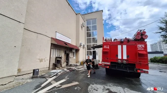 🔥😦Пожар произошёл в мясном магазине в здании "Современника"

Как рассказали корреспонденту 45 RU, 