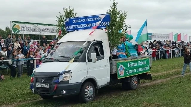 12 июня прошел районный сабантуй, где наш сельсовет принял активное участие.
Сабантуй- это один из с