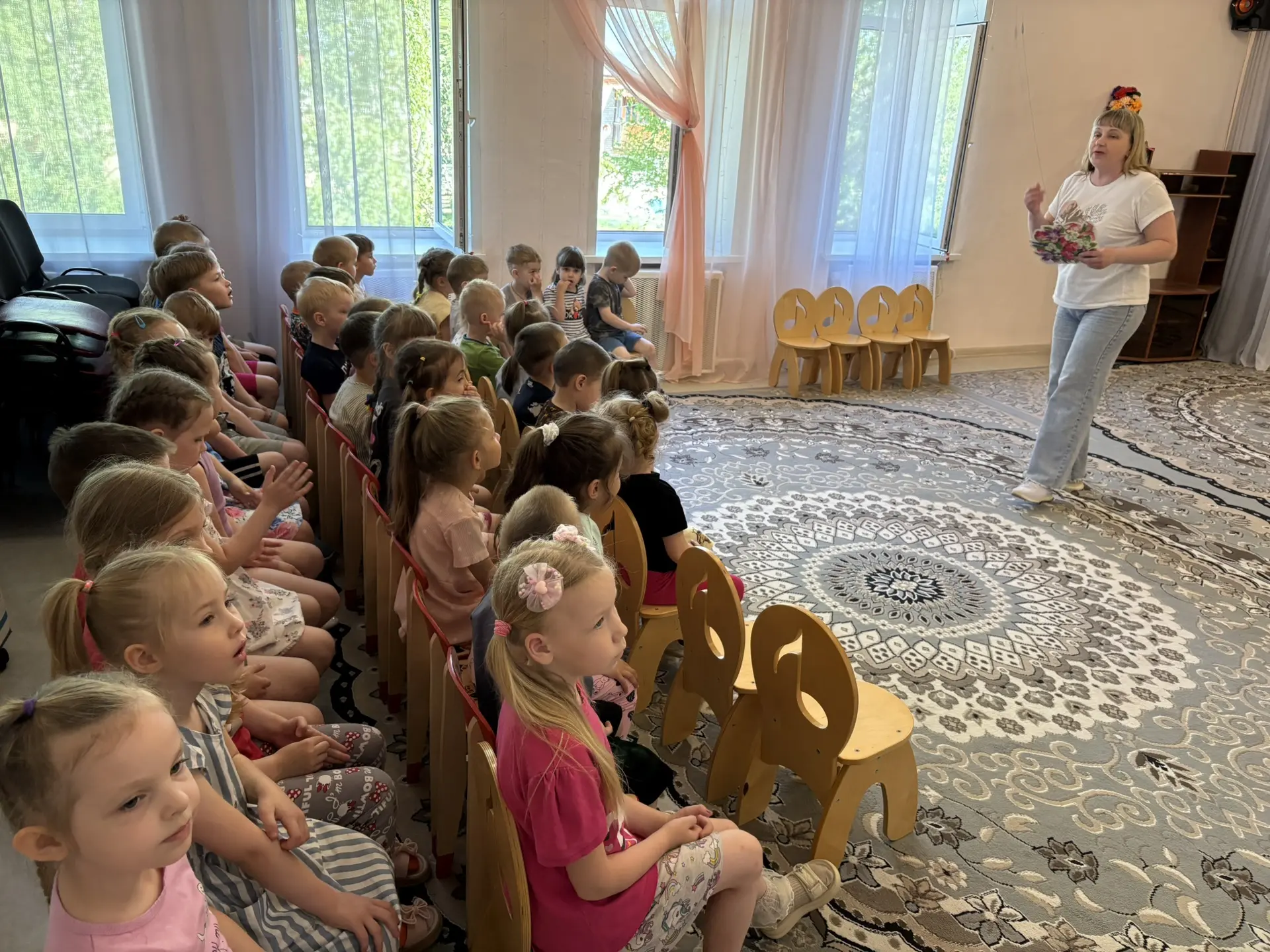 Дружба начинается с улыбки! 😊🤝
😉 В нашем детском саду весело и шумно прошел праздник, посвященный