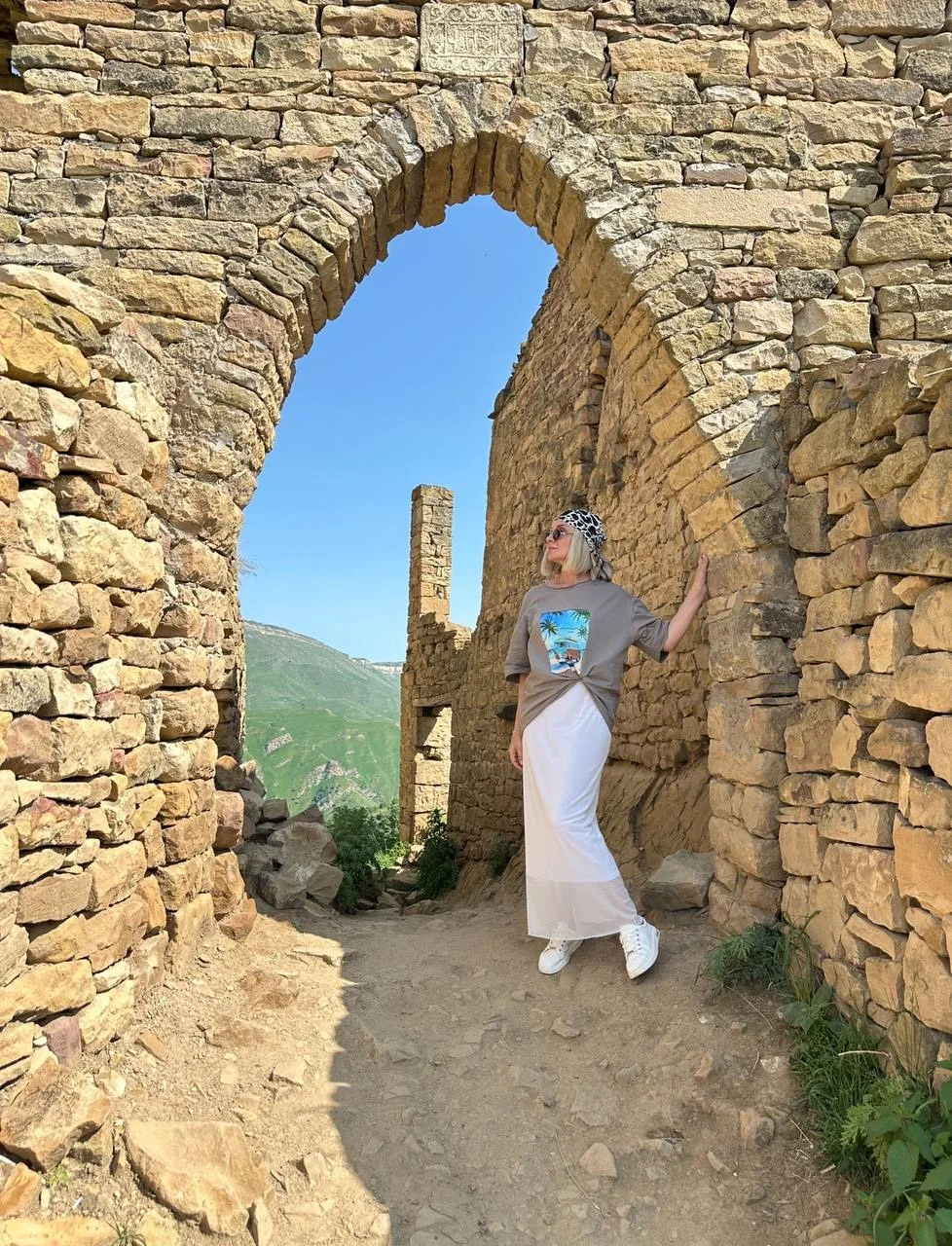 ✨ Юбка-сетка — та самая вещь, которая одинаково уместна и на красивом празднике, и в путешествии, и 