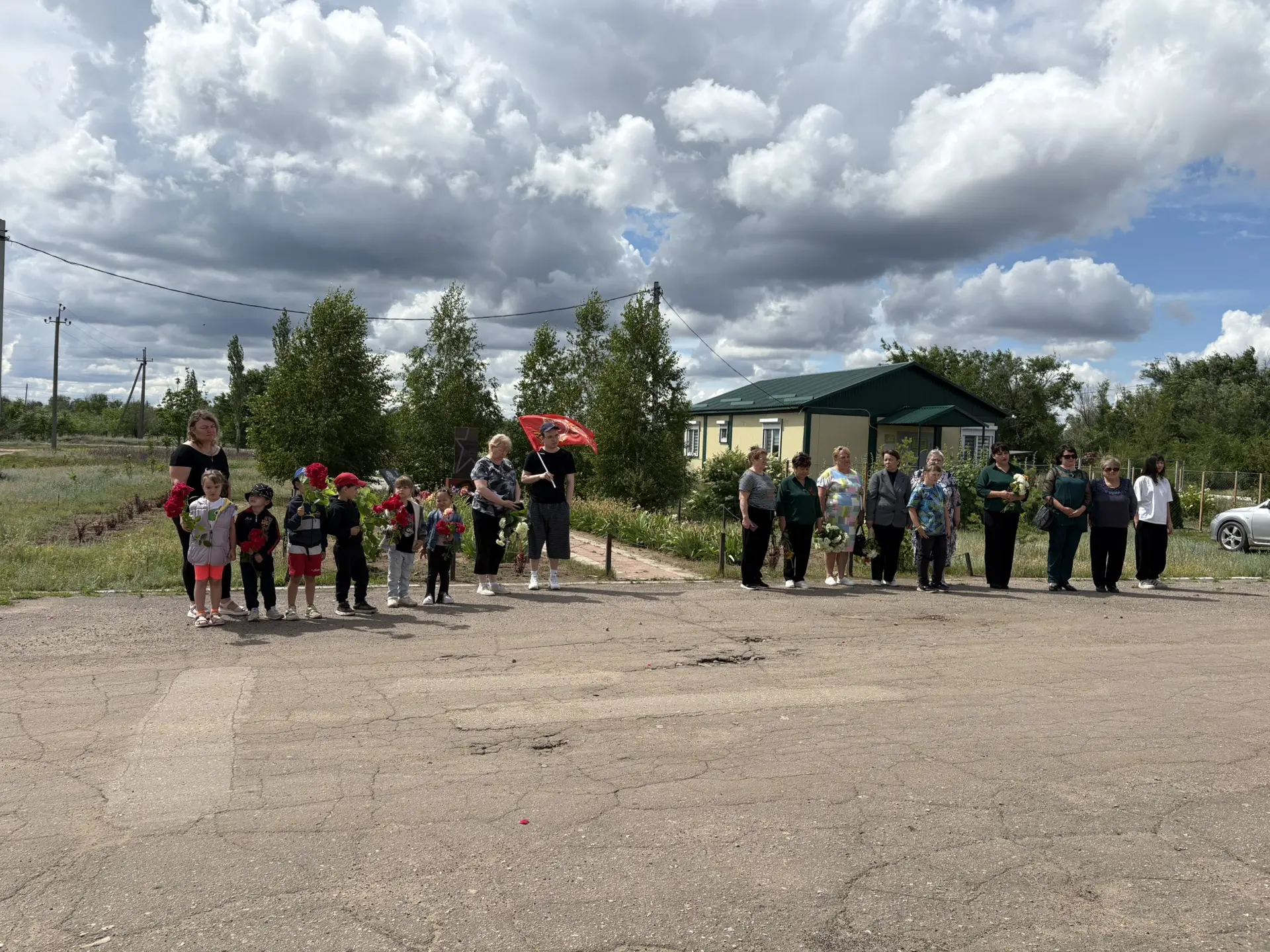 22 июня в память  о героях, павших в Великую Отечественную войну, сотрудники и воспитанники разновоз