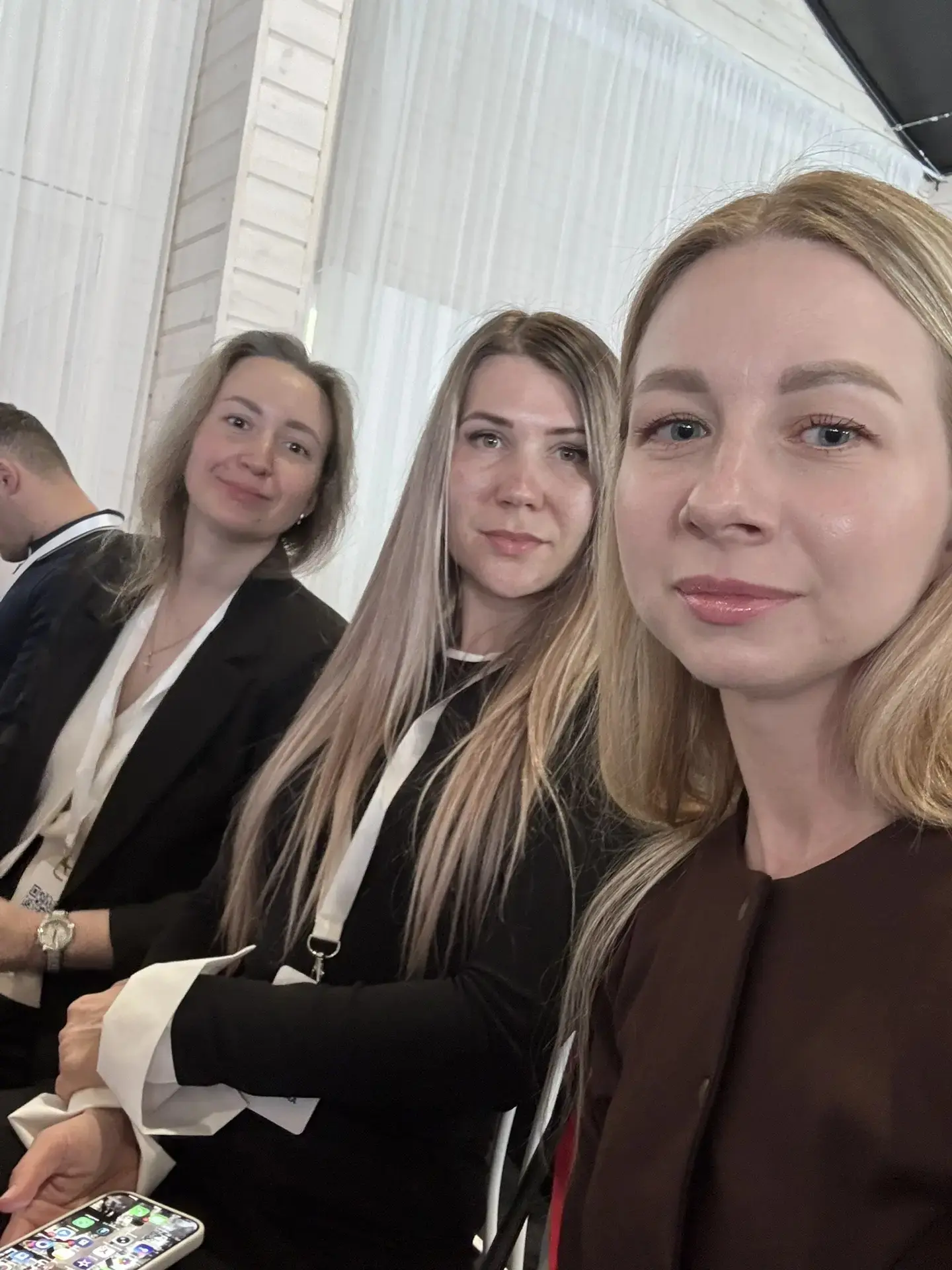 Были на бизнес-конференции «Налоговая весна 2026» вместе с коллегами и частью команды «Конфиденс».

