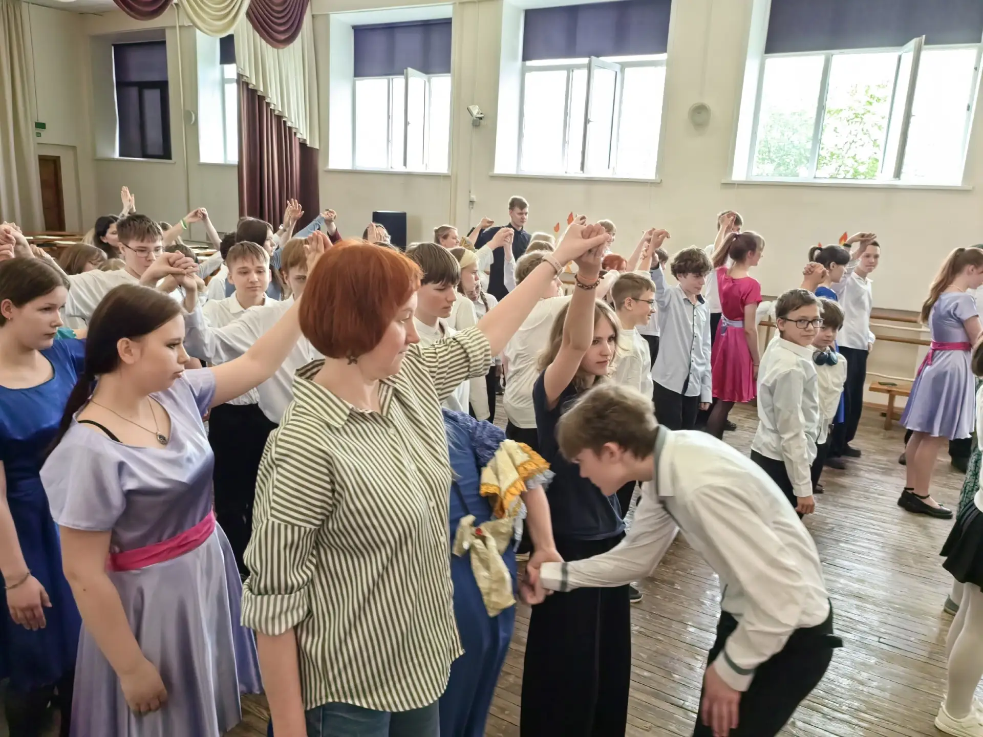 «Праздник знаний»

🎉22 мая в средней школе № 49 имени В.Ф. Чуданова состоялось торжественное меропр