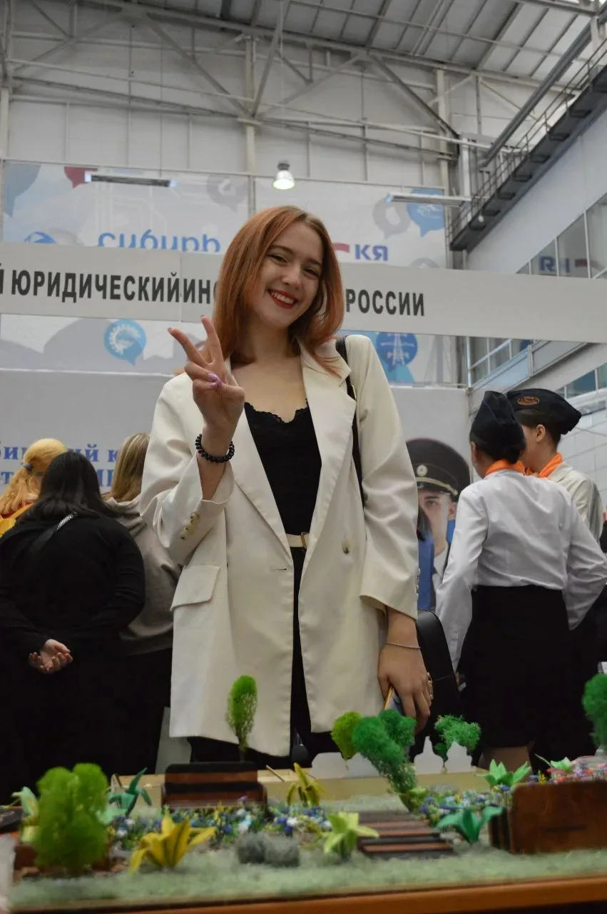 Привет! Меня зовут Мария и это лишь часть моего домашнего сада. 

Цветочным хобби занимаюсь со 2-го 