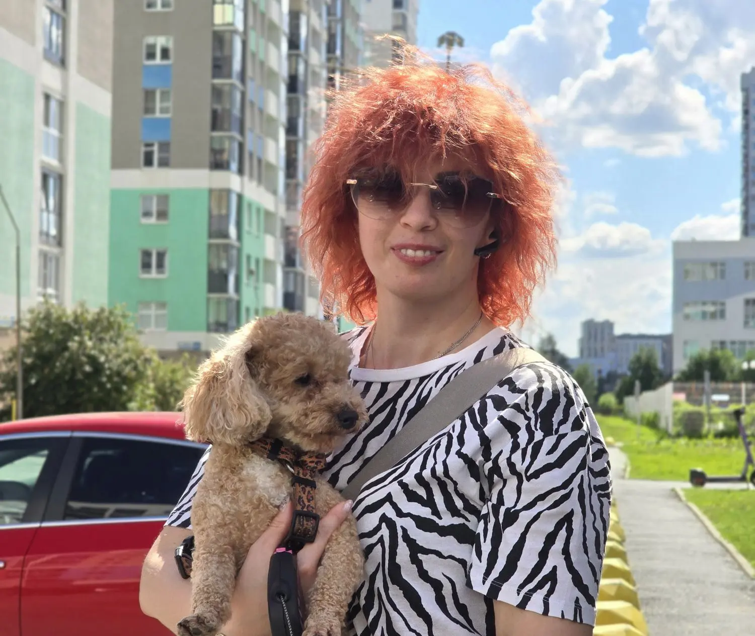 Я и собака🐕

Я мечтала о собаке!
В детстве водила по комнате плюшевого медведя на широком кожаном р
