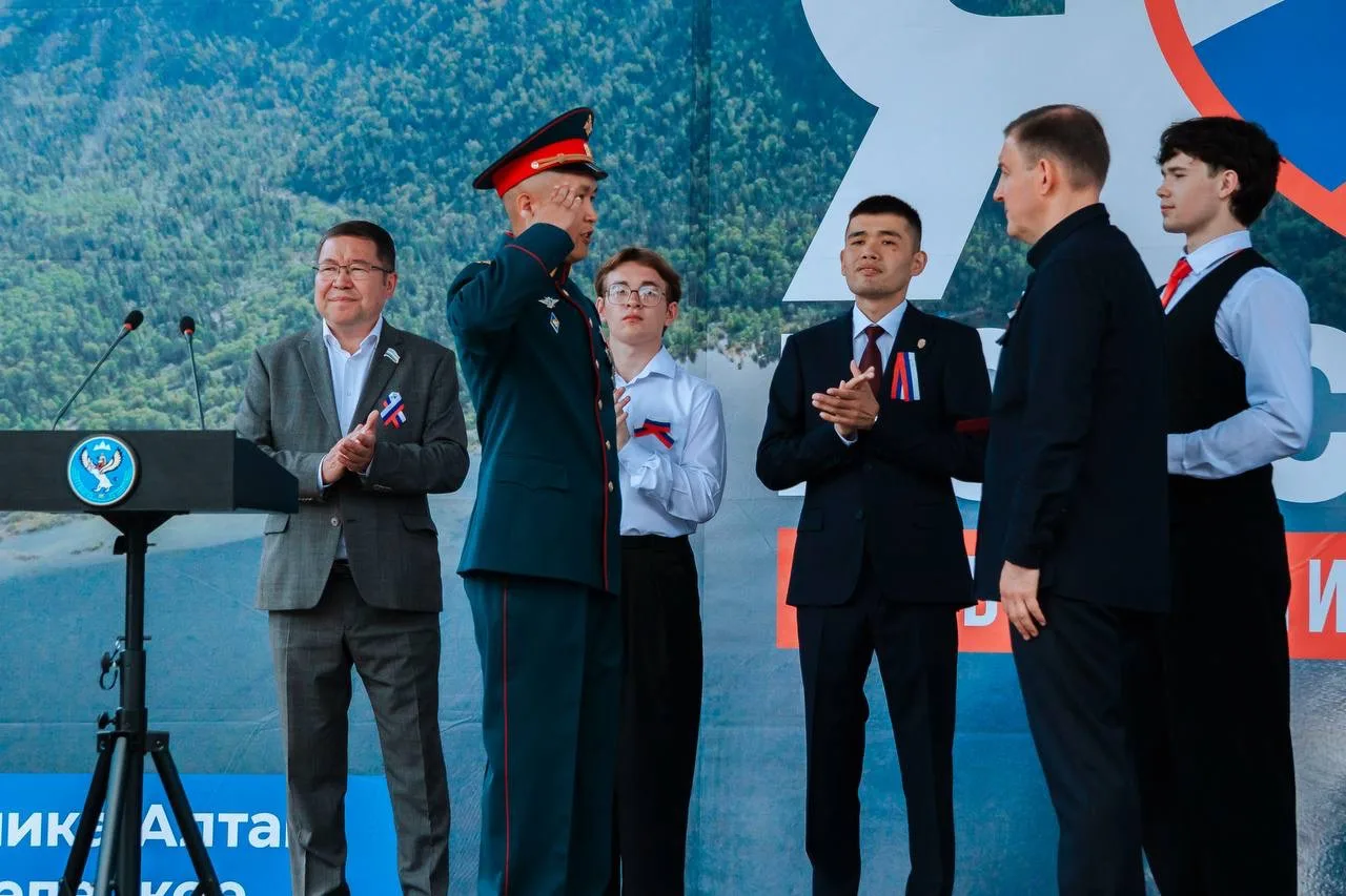 Руководитель Военного учебного центра ГАГУ  удостоен государственной награды! Медаль «За Отвагу»!

Н