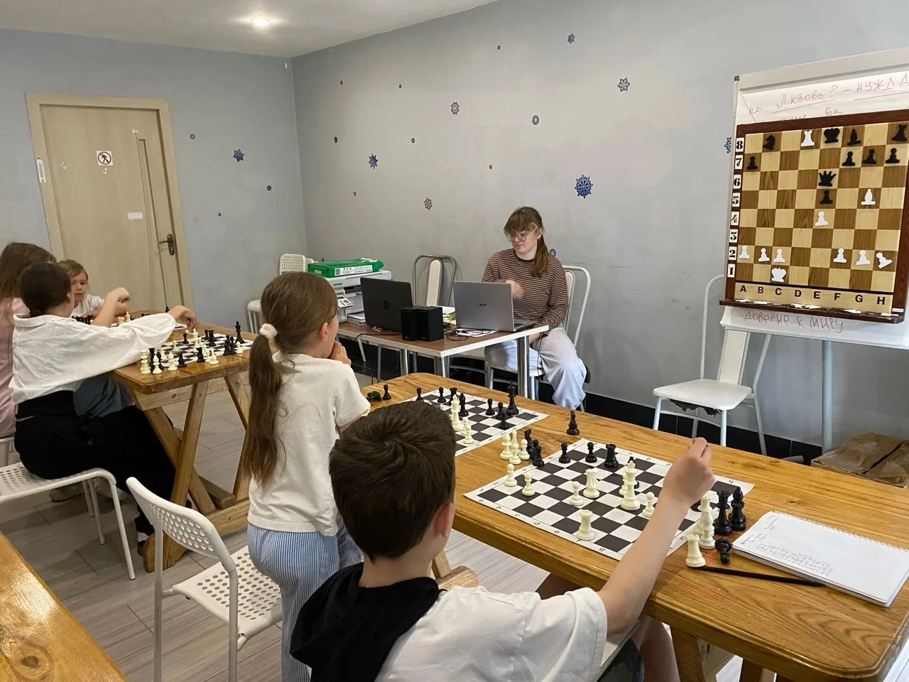 «Крутояр» — это по-нашему! Как прошла смена наших шахматистов 🏕️♟️

☀️Лето — это не только время ка