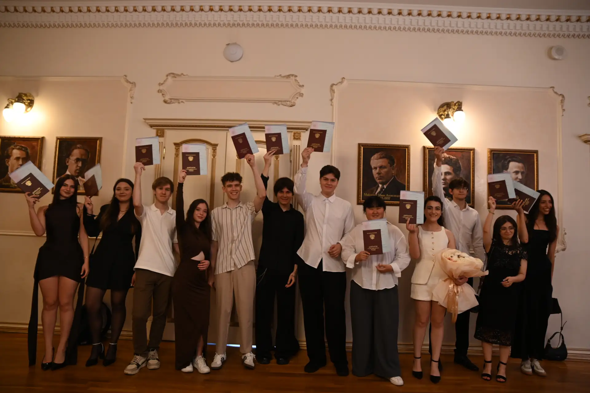 🎓 В РГЭУ (РИНХ) прошло вручение дипломов выпускникам Финансово-экономического колледжа

В этом году