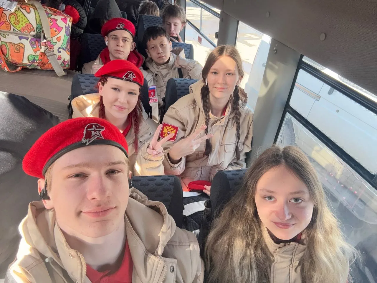 🦅🦅🦅

Отряд "Сокол", прибыл в пункт назначения, село Бердигистях.
У команды начинается путь за поб