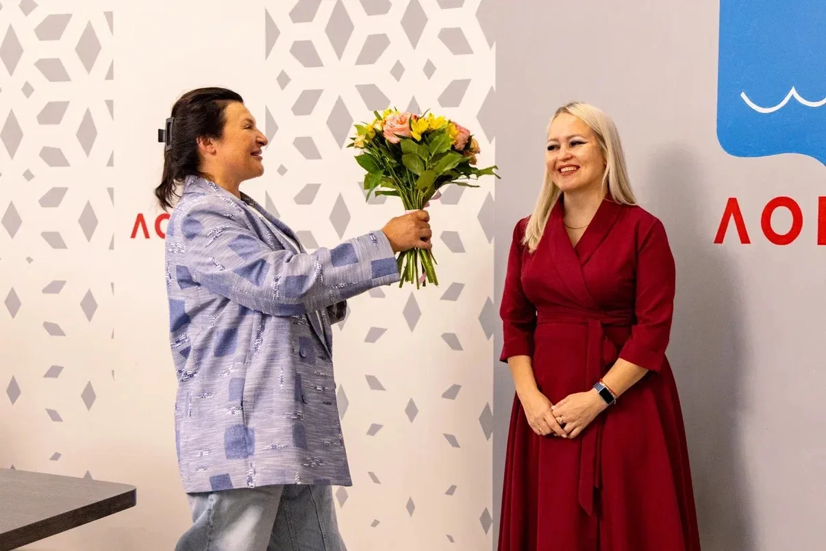 💐Поздравила с Днём рождения Полину Бронникову

Многие знают её супруга, Александра, который возглав