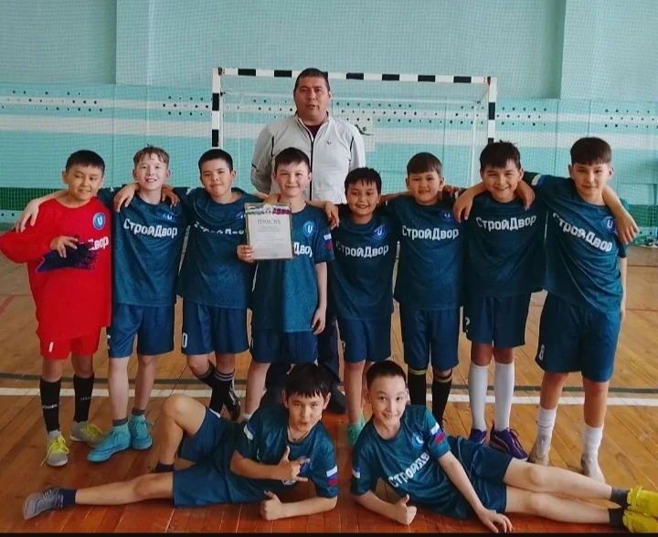 ⚽ Футбол ярышы⚽
✨🏆✨🏆✨🏆
✨
Бөгөн 2014- 2015 йылғы уҡыусылар араһында мини-футбол буйынса ярыш уҙҙы.