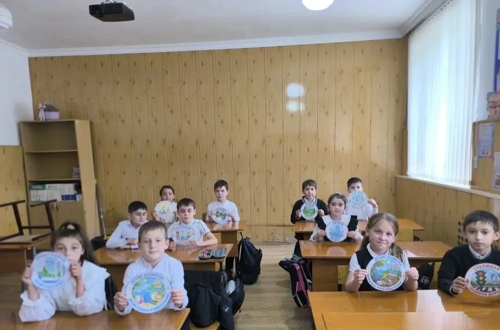 Во 2 классе проведён инструктаж по летней безопасности!

Ребята узнали, как избежать опасностей на к