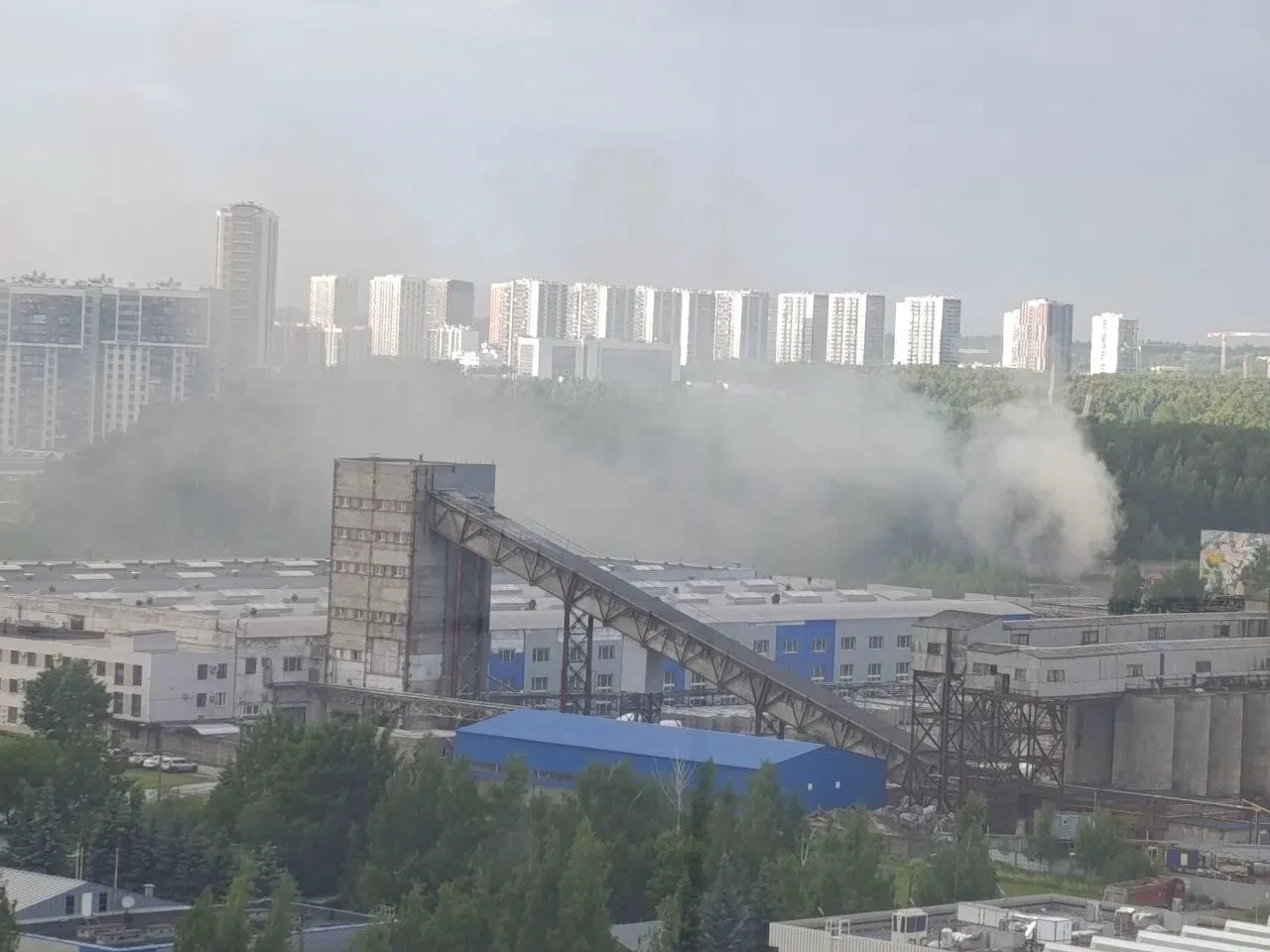 🔥 Пожар в Приморском районе — горел прицеп грузовика на Шуваловском проспекте

15 июня в 19:00 у до