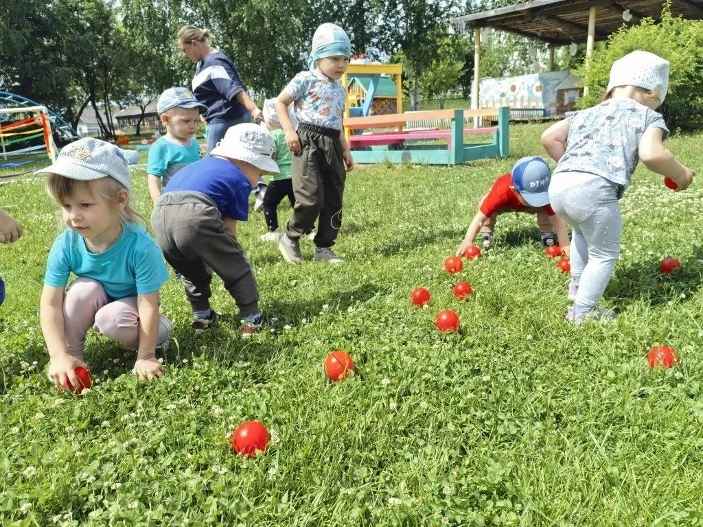 🌸У малышей прошло развлечение "В гостях у радуги".
🌸Дети играли, веселились и получили отличное на