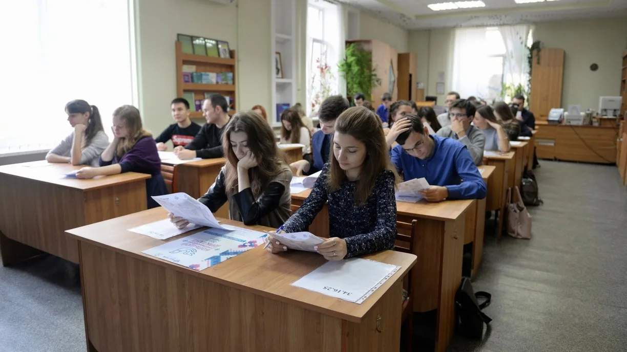 📚 Тюменские выпускники уже получают первые результаты ЕГЭ

Школьникам пришли баллы по литературе ра