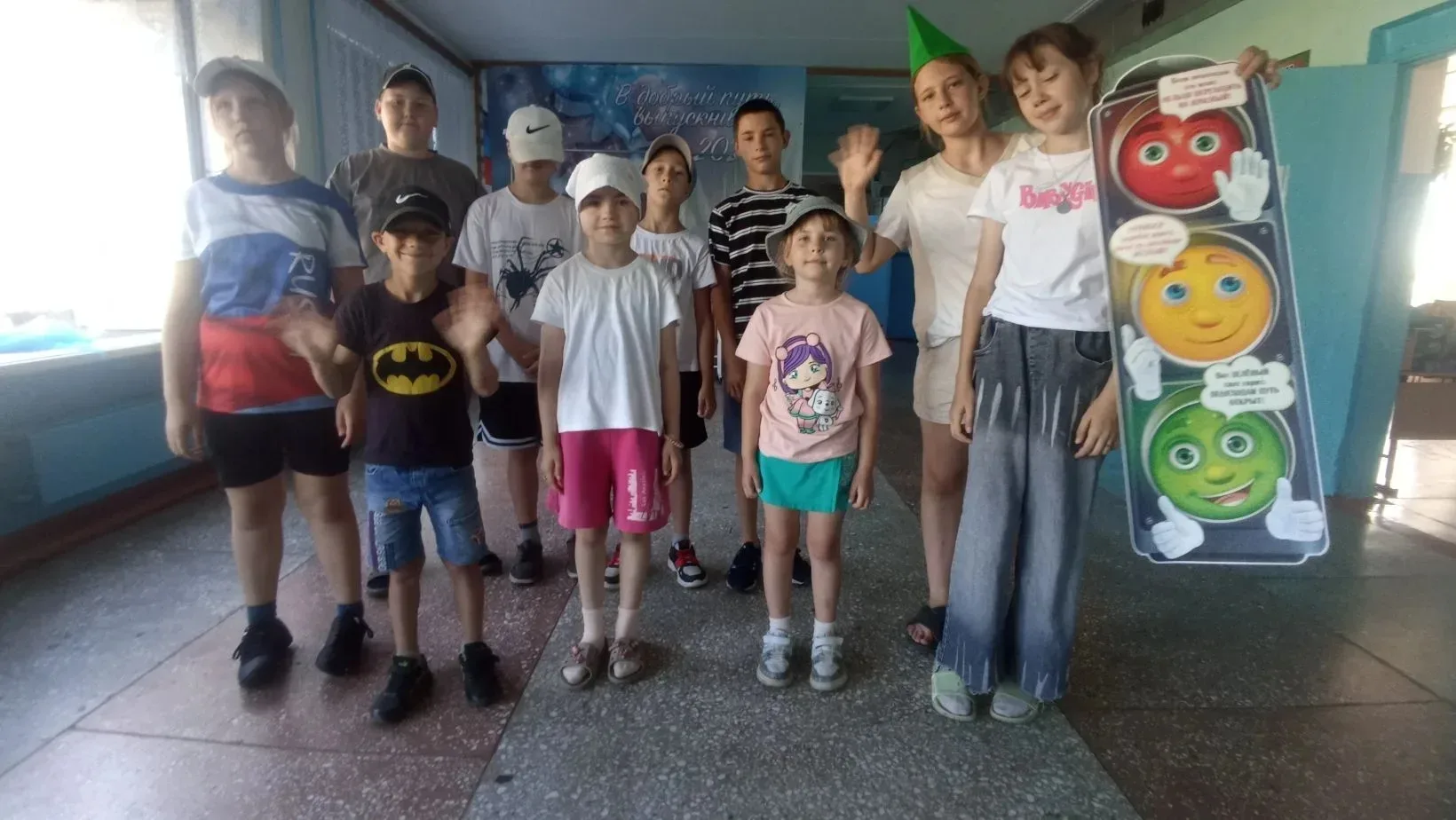 Калиновские школьники играют в квест - игру "Дорога без опасностей"🚴‍♀️

Работа в лагере дневного п