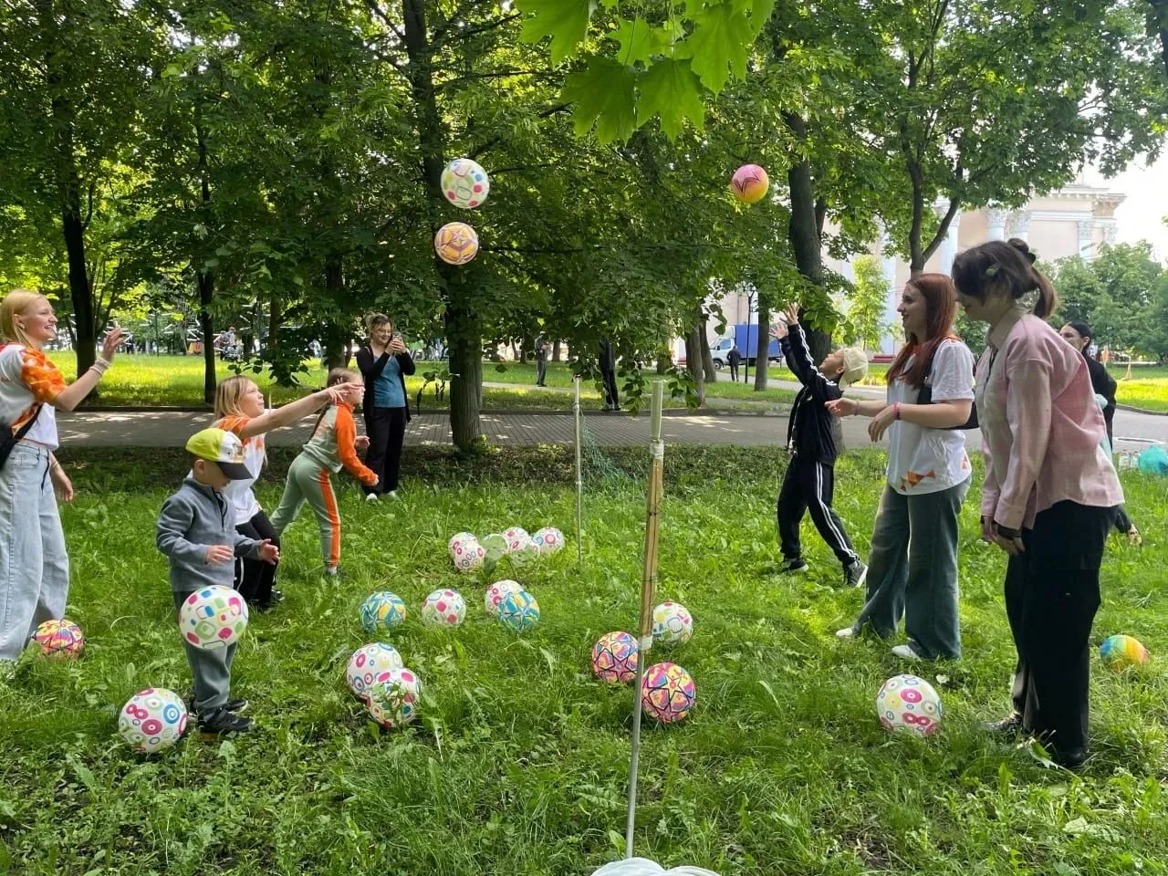 🎉Студенты ЖД техникума устроили для детей с ОВЗ, проходящих реабилитацию в ОБУСО «СРЦ «Забота» горо