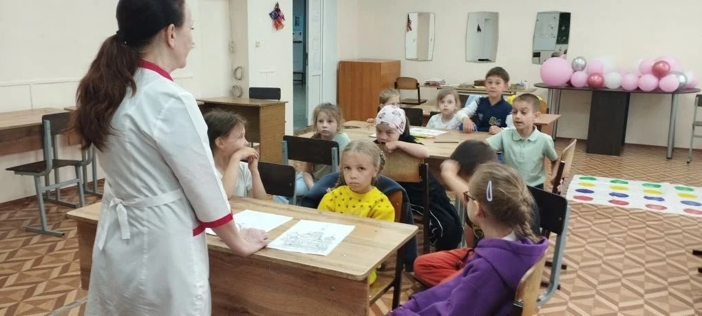 ✴️Седьмой день летнего пришкольного лагеря начался со встречи с мед. работником .
Марина Валентиновн
