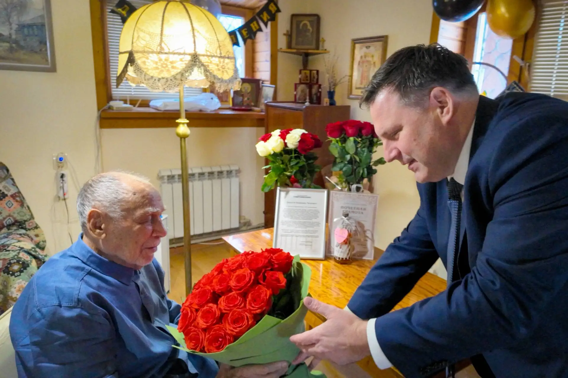 Народному артисту РСФСР, участнику Великой Отечественной войны, Почетному гражданину Мурома Владимир