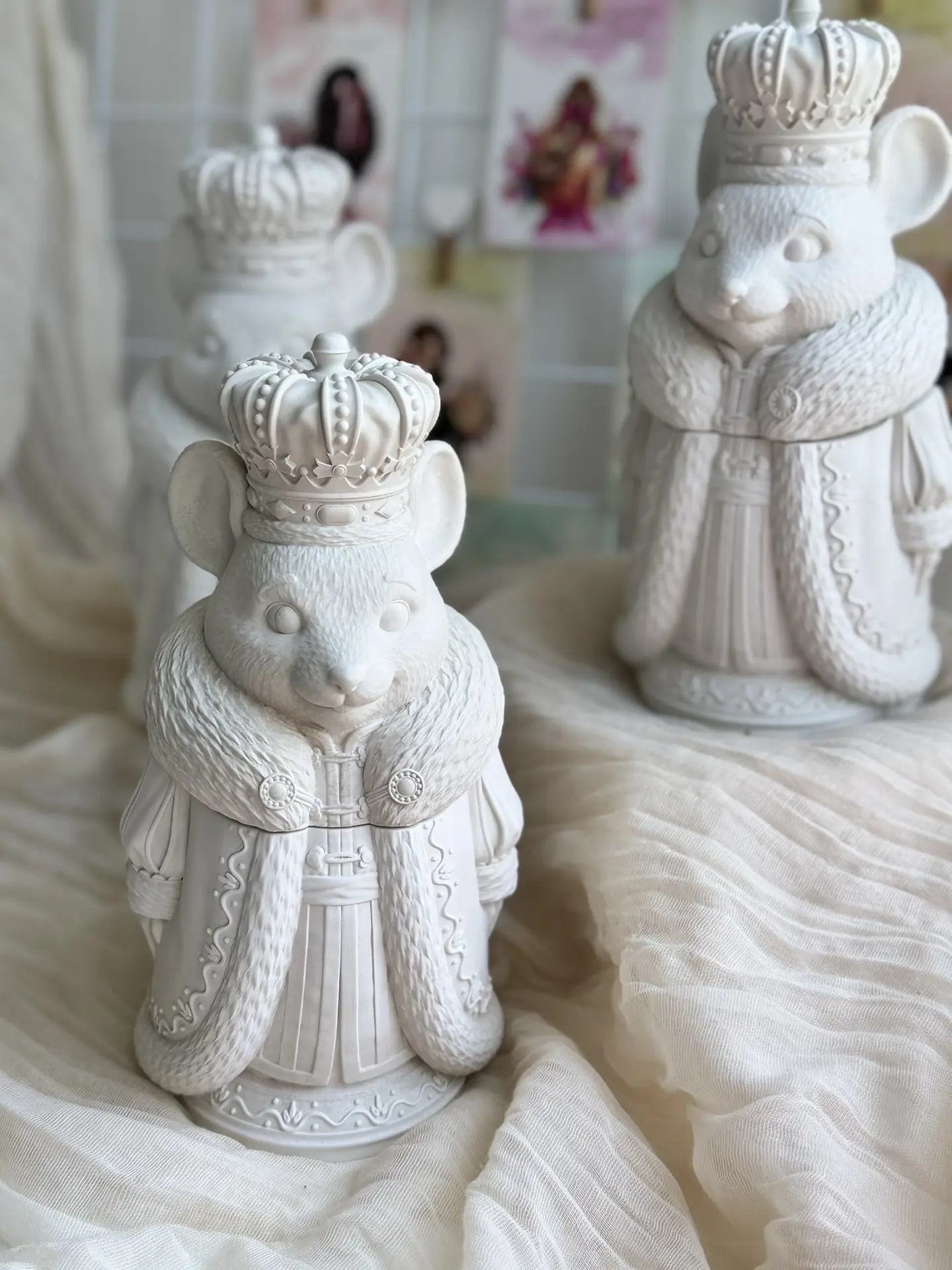 #продам #гипс 

Заготовка шкатулки «Мышиный Король» макси

Размер 214×109×98мм
Воск 200гр

Камнедел 