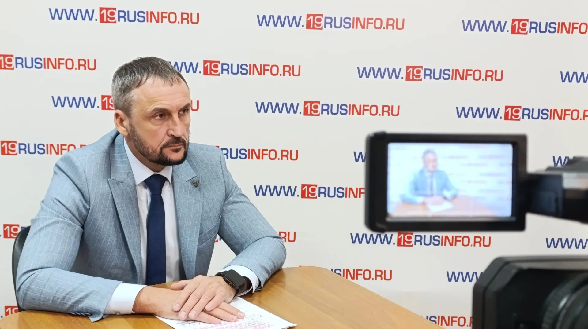 В интервью Информационному агентству «Хакасия» рассказал об итогах прошедшего отопительного сезона. 