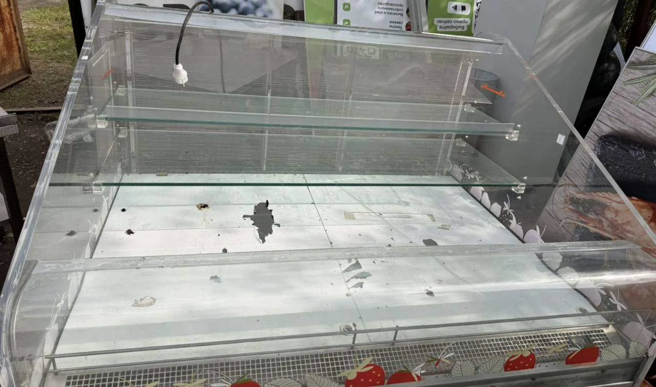 • Холодильник 2 шт. в наличии, б/у
Цена: 25 000₽/шт.

• Холодильная бонета Arneg SENDAI 85 GI 1250 2