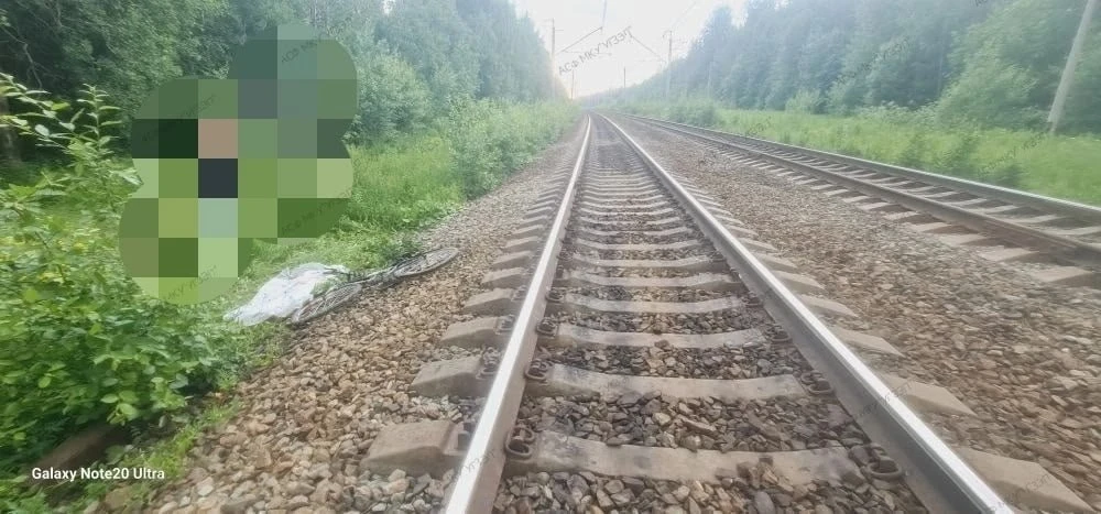 В Пермском крае поезд сбил маленького мальчика.

В Краснокамском муниципальном округе поезд сбил реб